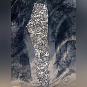 Size 6 Lulu lemon leggings.